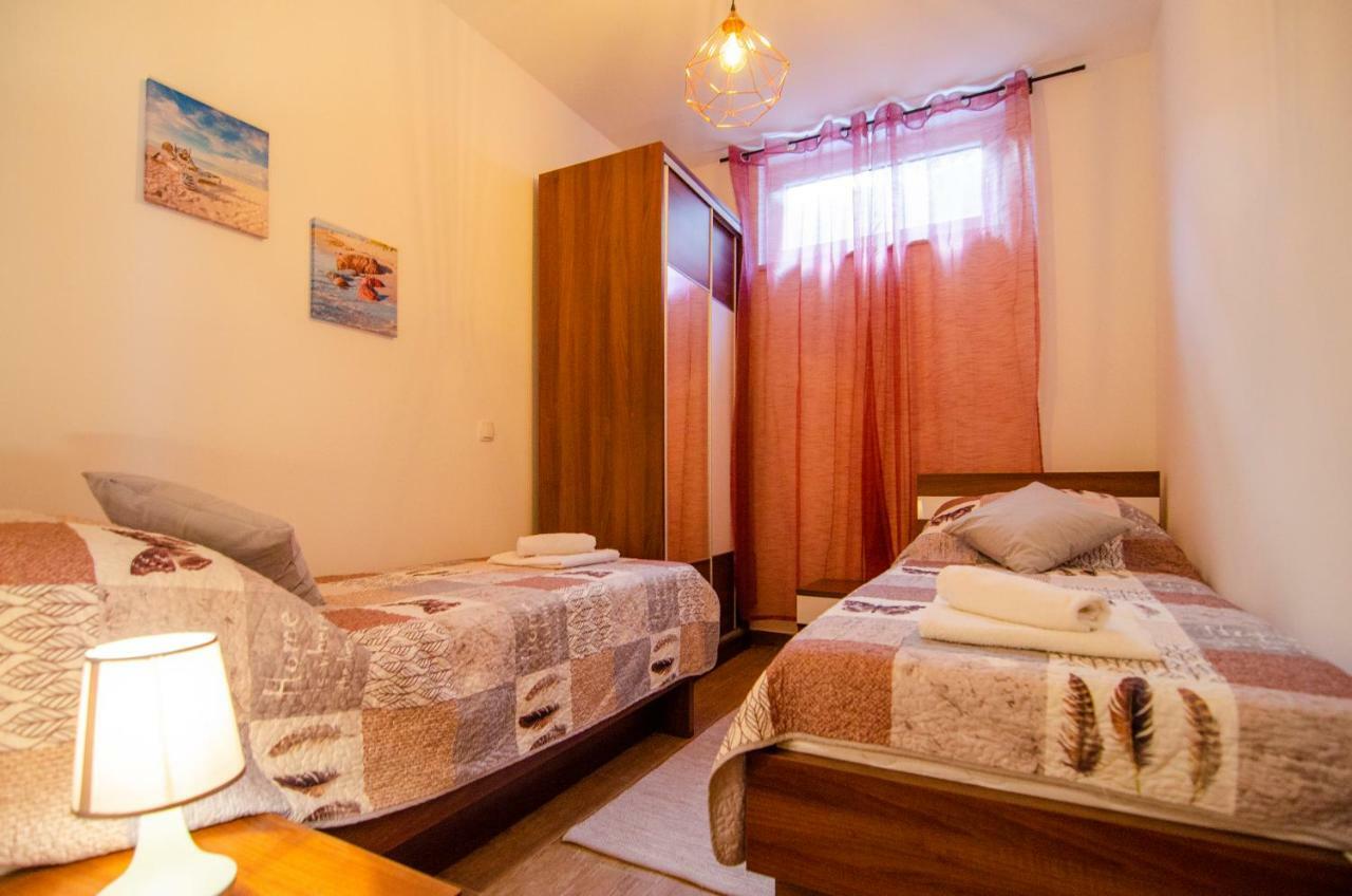 Apartments Sara 4 Бол Экстерьер фото