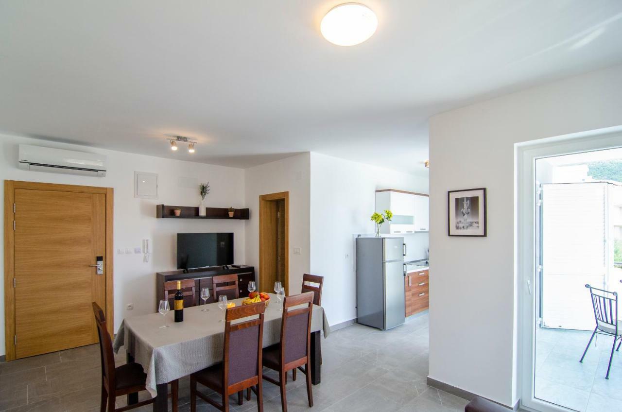 Apartments Sara 4 Бол Экстерьер фото