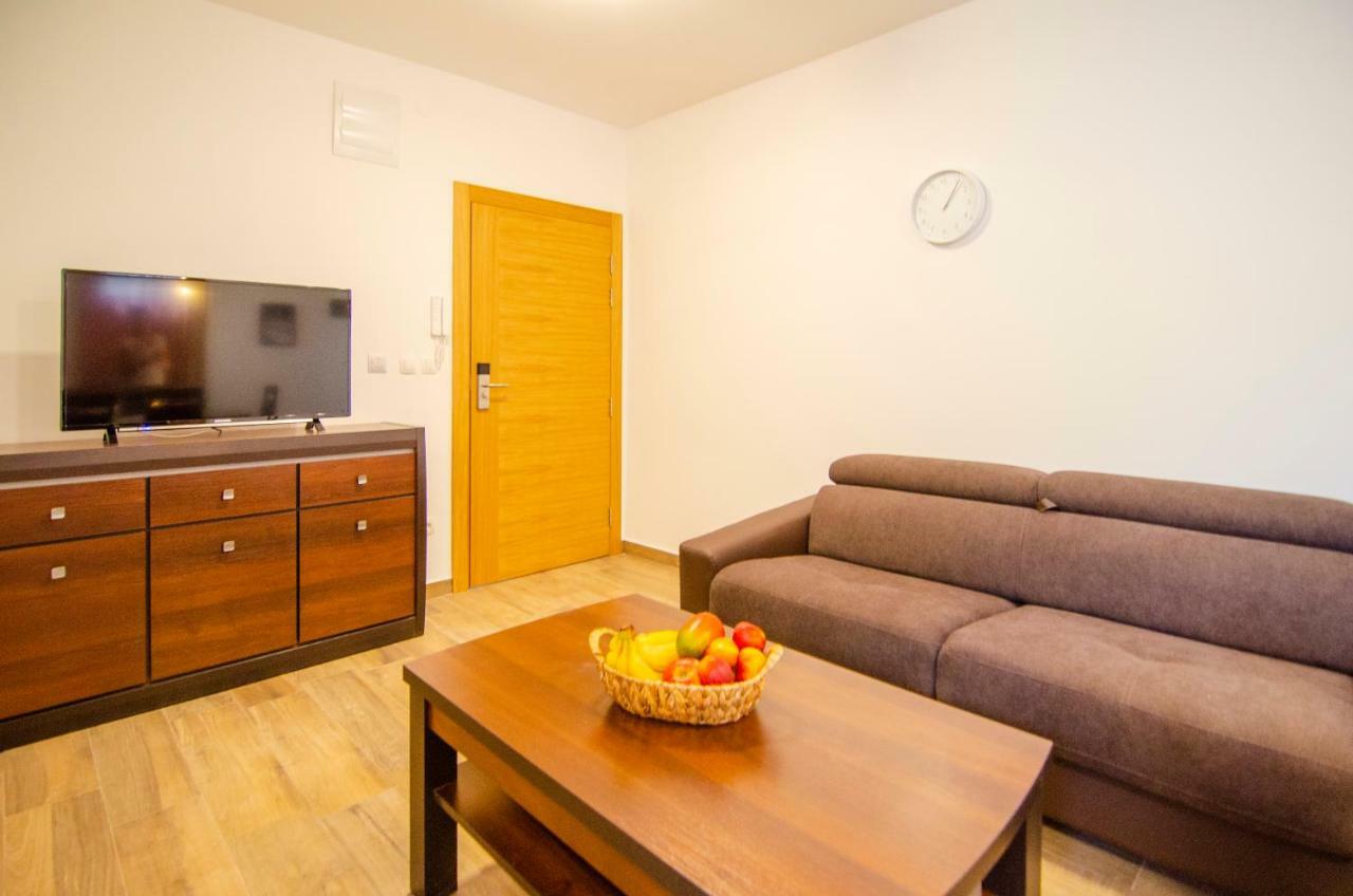 Apartments Sara 4 Бол Экстерьер фото