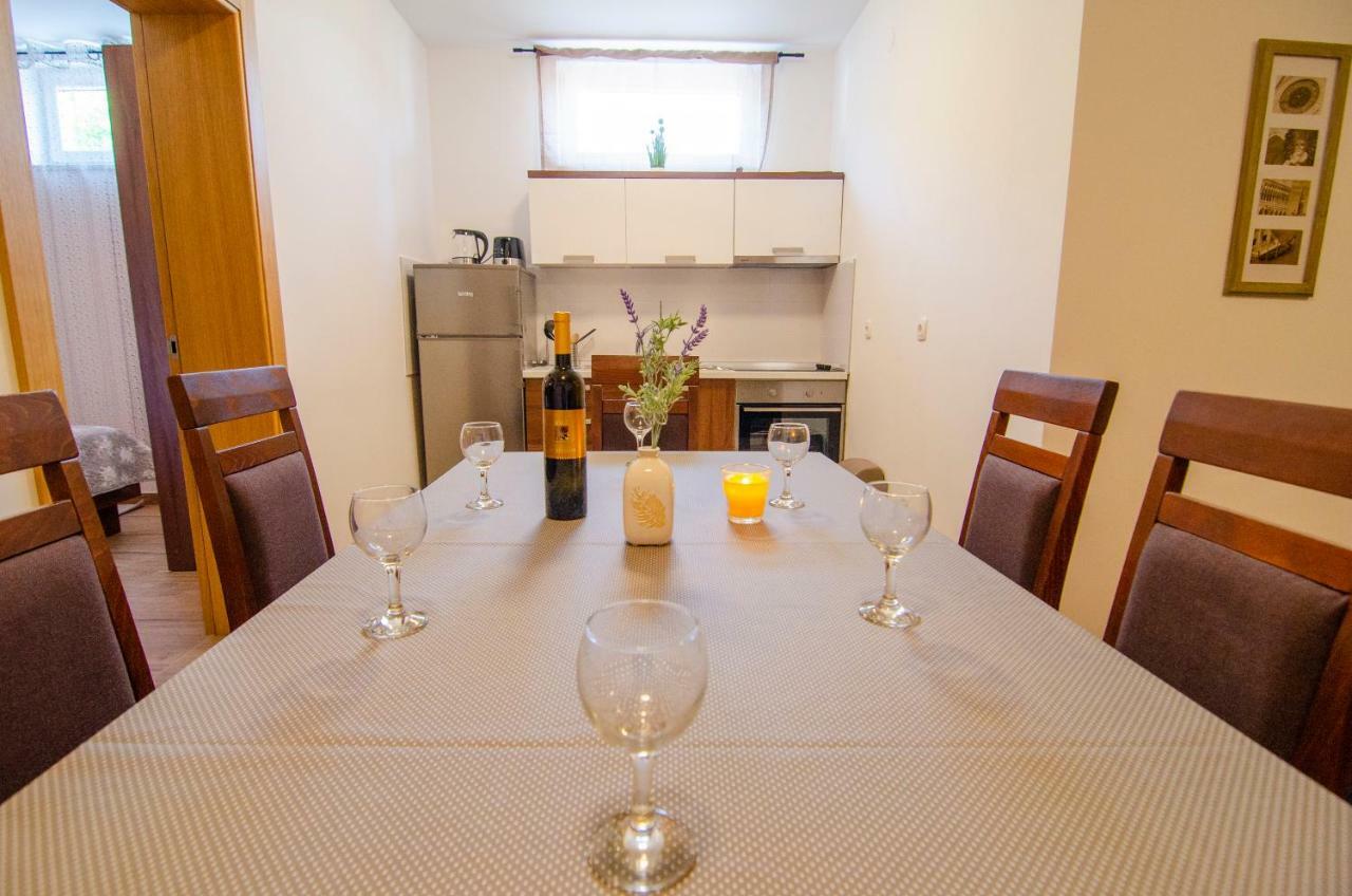 Apartments Sara 4 Бол Экстерьер фото