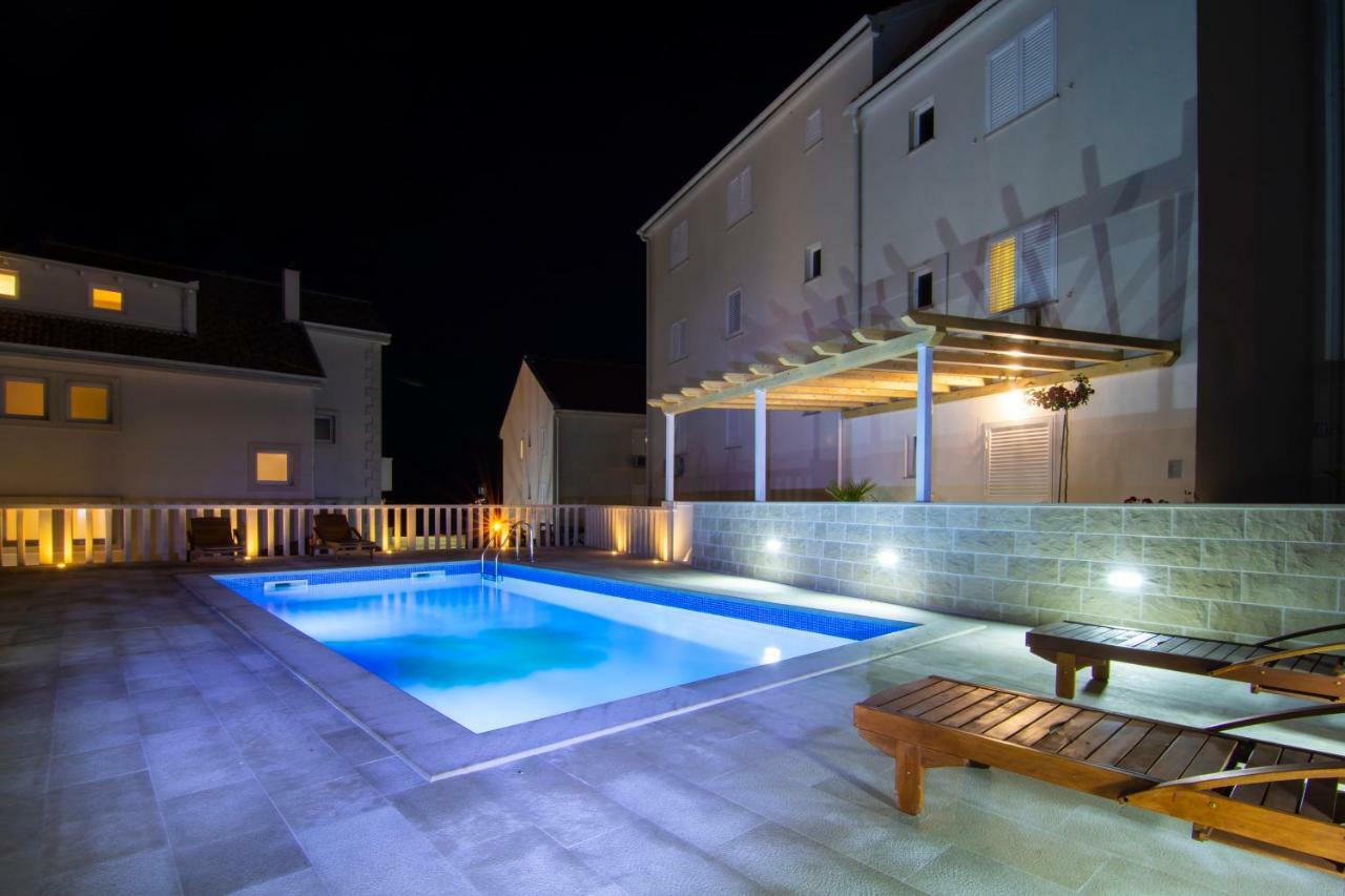 Apartments Sara 4 Бол Экстерьер фото