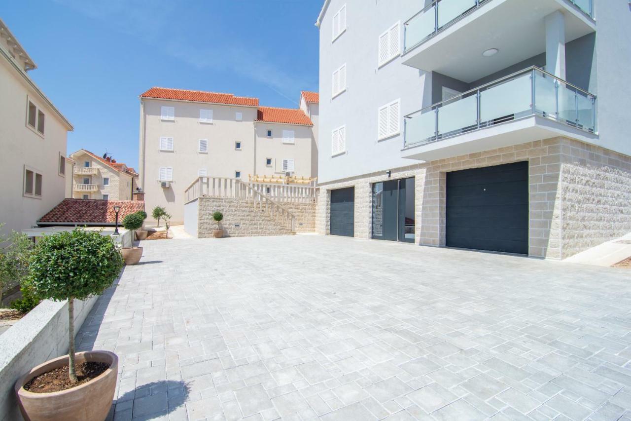 Apartments Sara 4 Бол Экстерьер фото