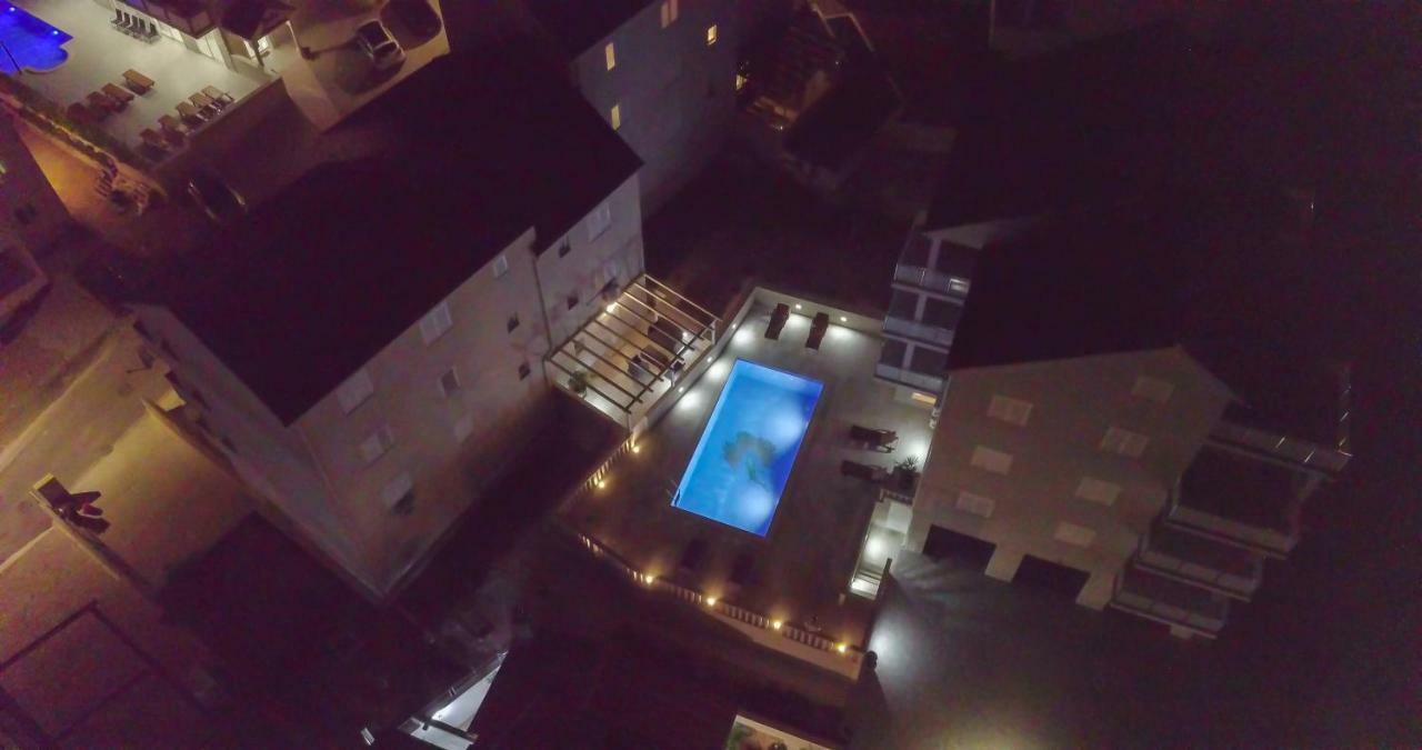 Apartments Sara 4 Бол Экстерьер фото