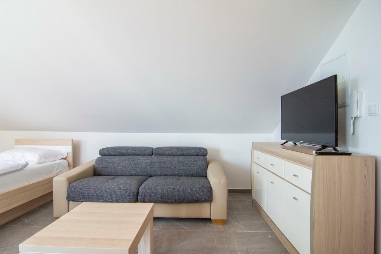 Apartments Sara 4 Бол Экстерьер фото