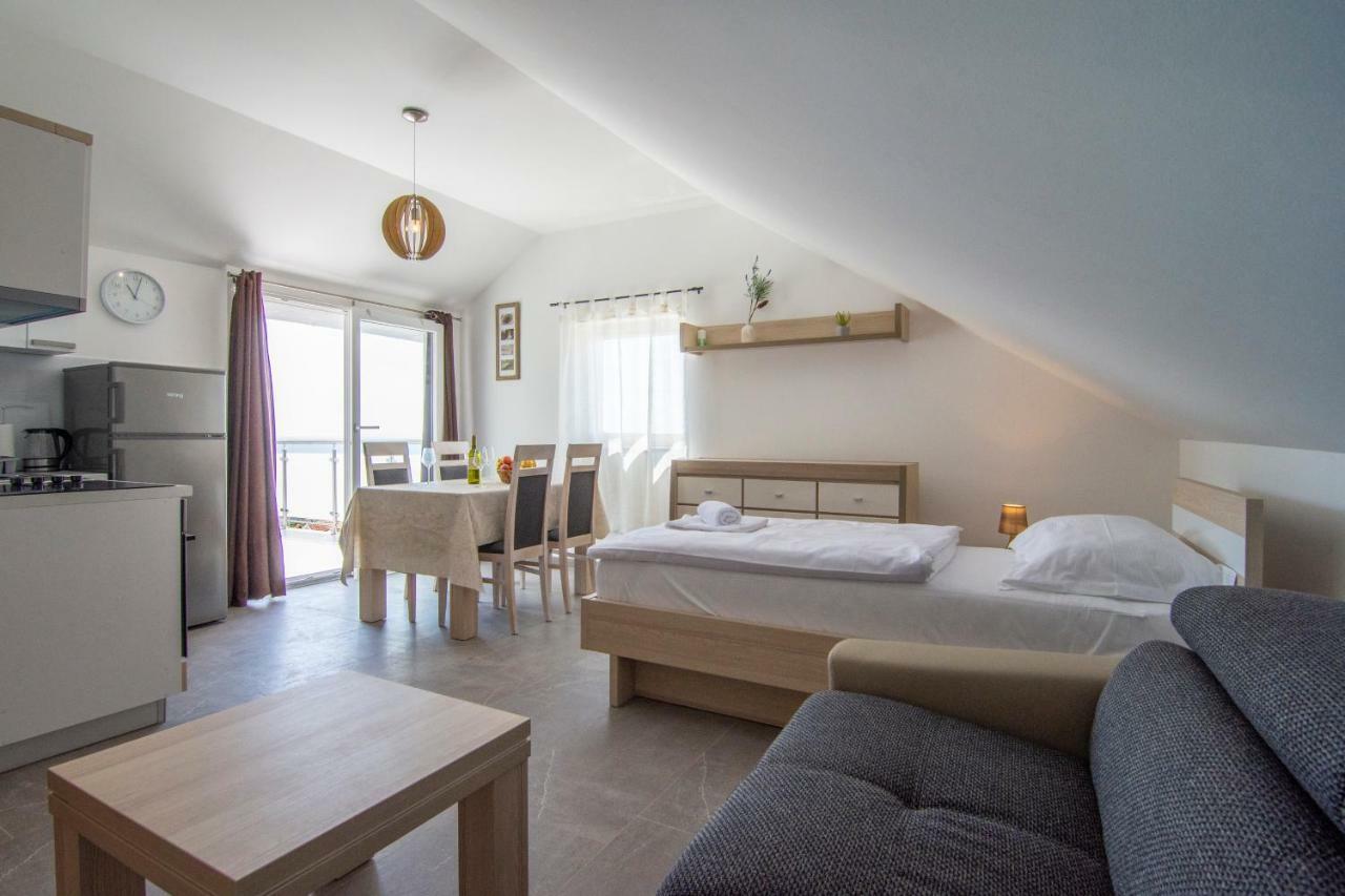 Apartments Sara 4 Бол Экстерьер фото